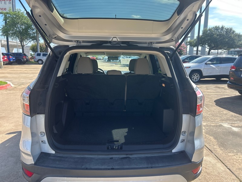 Ford Escape Vehicle Full-screen Gallery Image 11