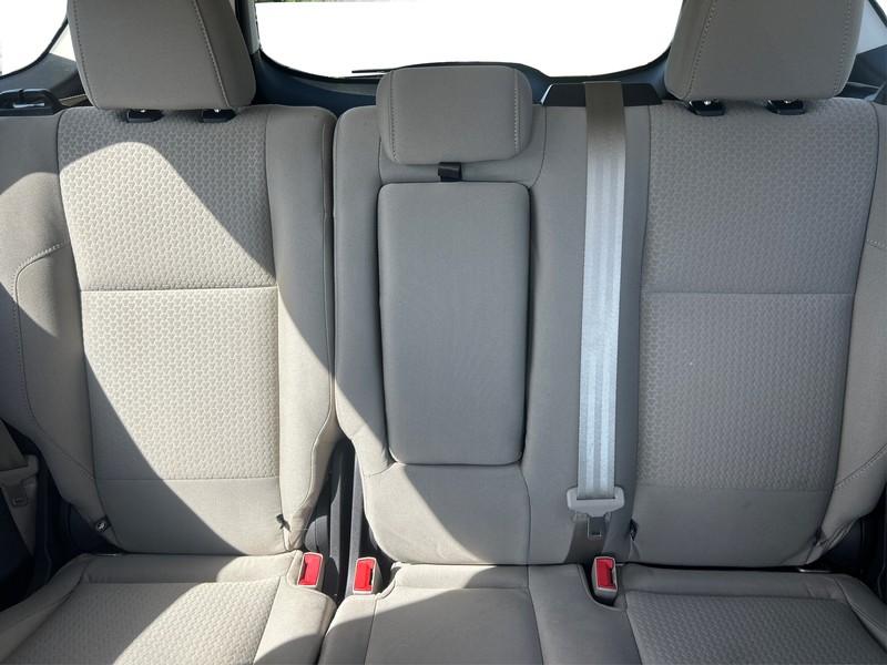 Ford Escape Vehicle Full-screen Gallery Image 13
