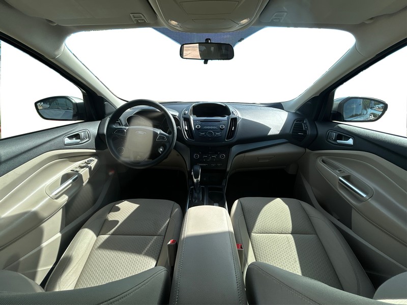 Ford Escape Vehicle Full-screen Gallery Image 16