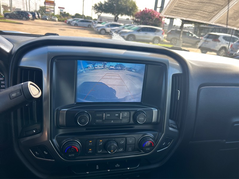 Chevrolet Silverado 1500 Vehicle Full-screen Gallery Image 16
