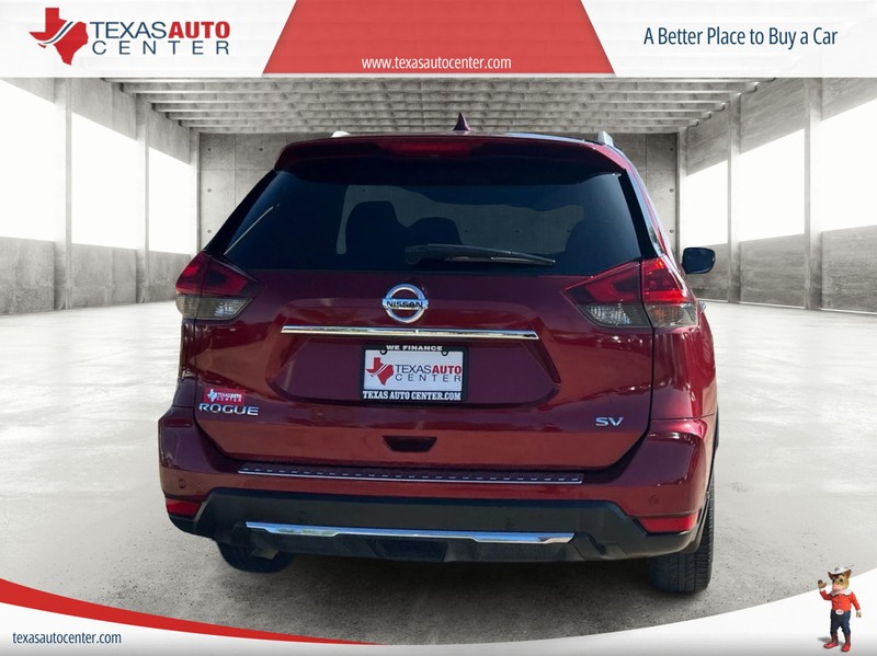 Nissan Rogue Vehicle Full-screen Gallery Image 06