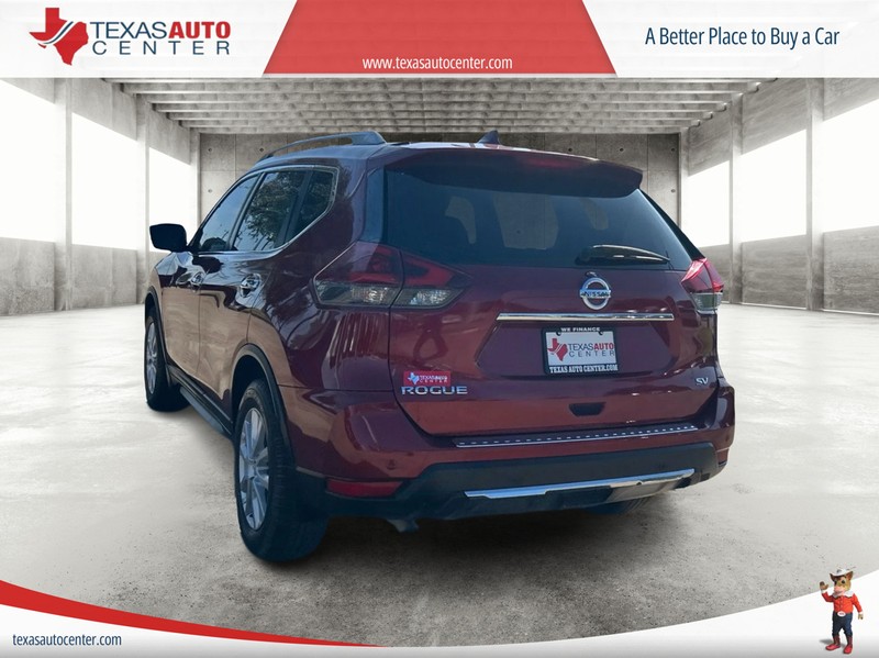 Nissan Rogue Vehicle Full-screen Gallery Image 08