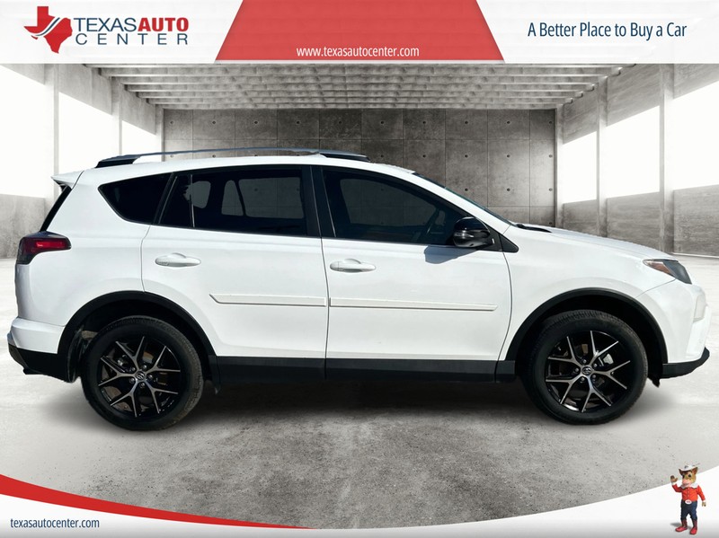 Toyota RAV4 Vehicle Full-screen Gallery Image 04