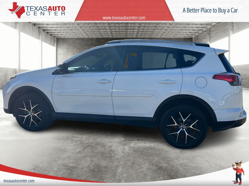 Toyota RAV4 Vehicle Full-screen Gallery Image 05