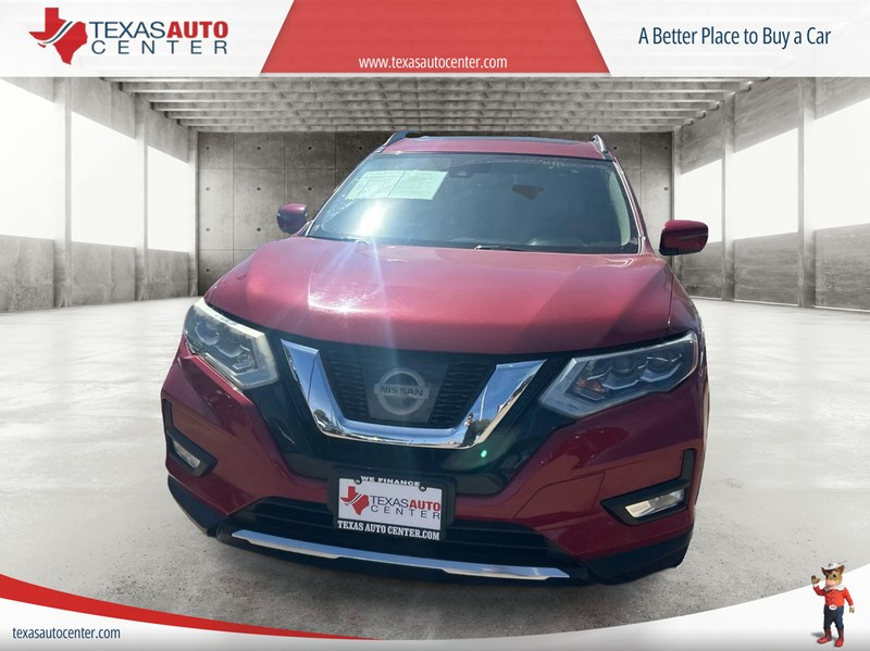 Nissan Rogue Vehicle Full-screen Gallery Image 03