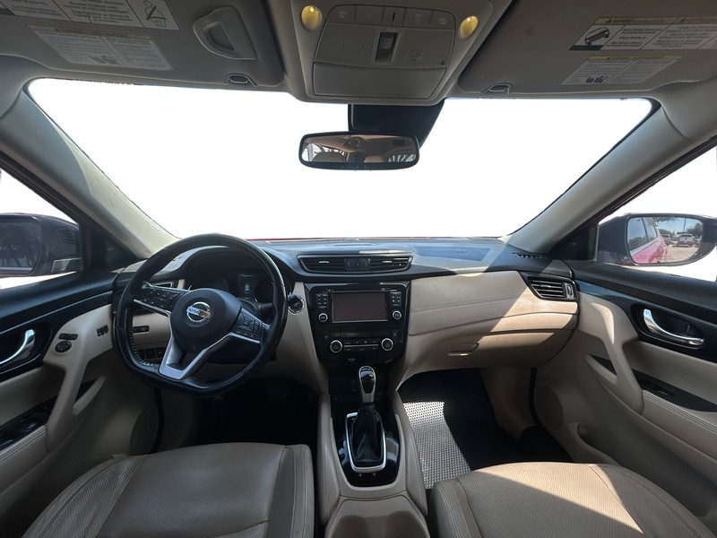 Nissan Rogue Vehicle Full-screen Gallery Image 14