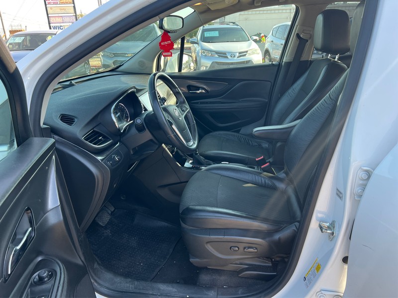 Buick Encore Vehicle Full-screen Gallery Image 09
