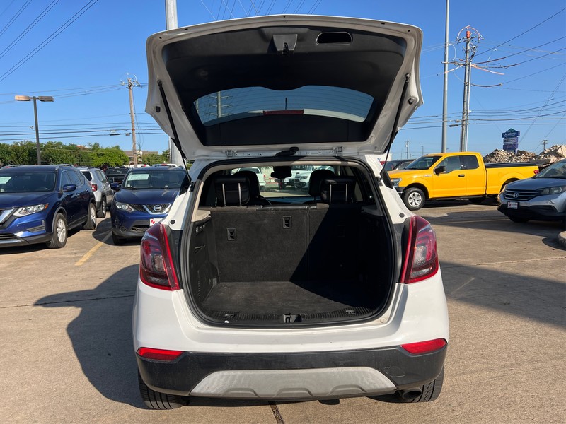 Buick Encore Vehicle Full-screen Gallery Image 11