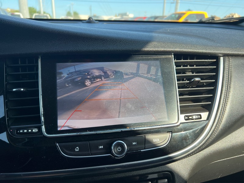 Buick Encore Vehicle Full-screen Gallery Image 17