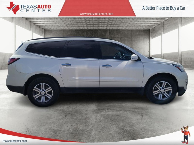 Chevrolet Traverse Vehicle Full-screen Gallery Image 2