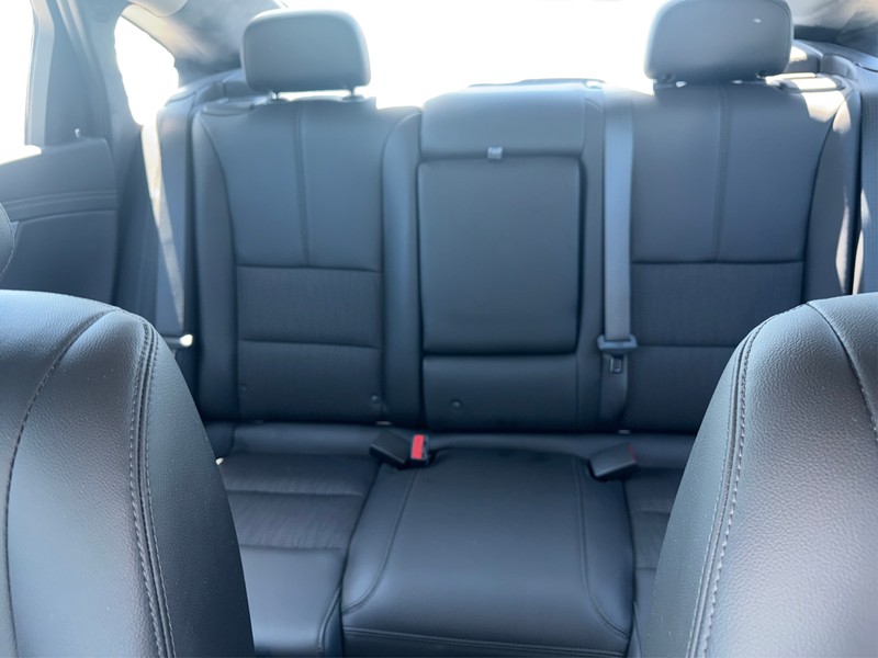 Chevrolet Impala Vehicle Full-screen Gallery Image 13
