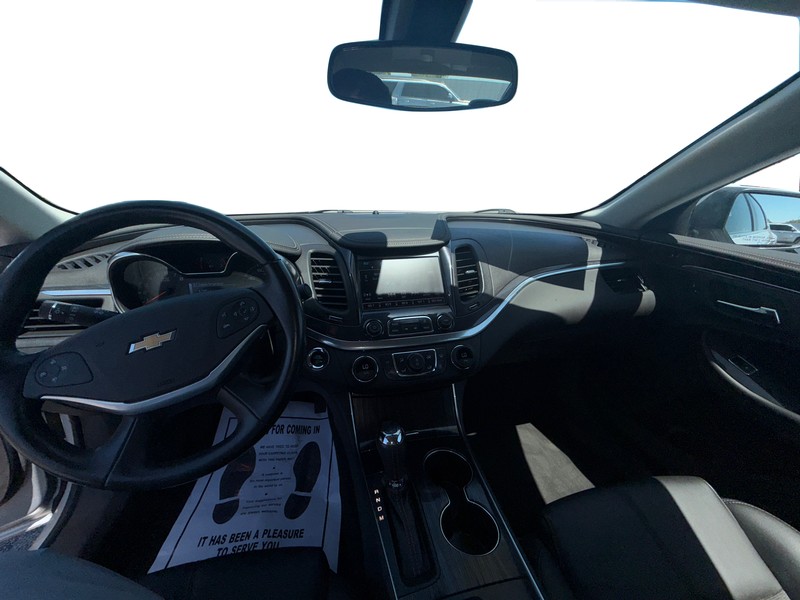 Chevrolet Impala Vehicle Full-screen Gallery Image 15