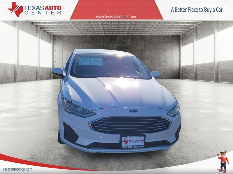 Ford Fusion Hybrid Vehicle Full-screen Gallery Image 03