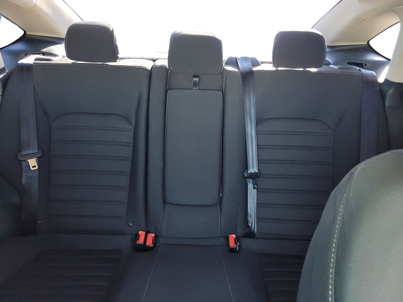 Ford Fusion Hybrid Vehicle Full-screen Gallery Image 12