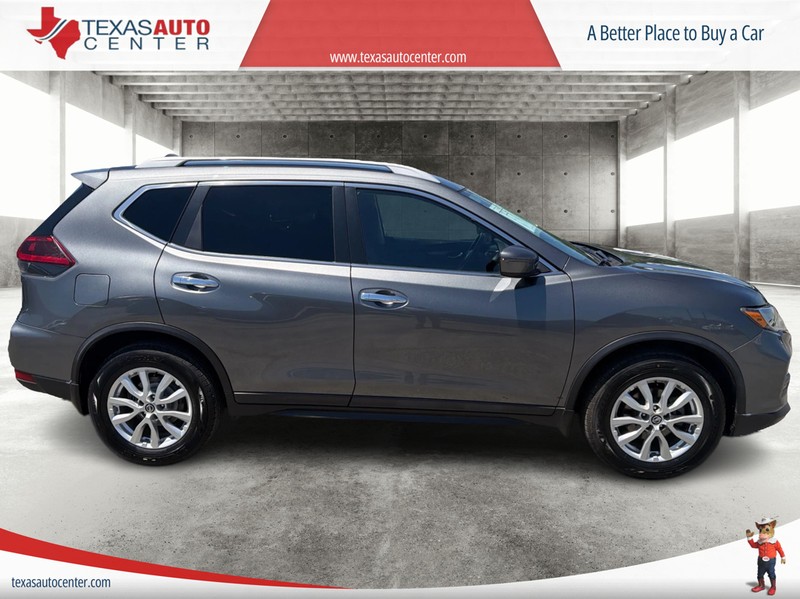 Nissan Rogue Vehicle Full-screen Gallery Image 04