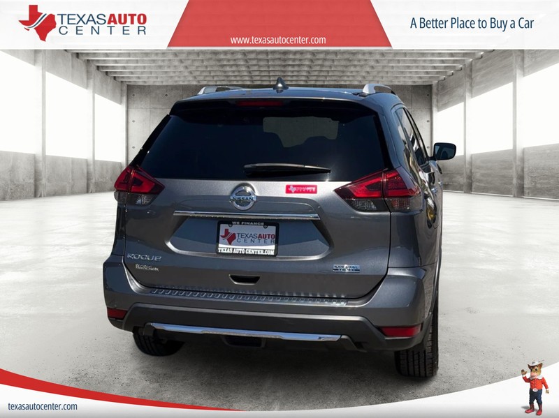 Nissan Rogue Vehicle Full-screen Gallery Image 06