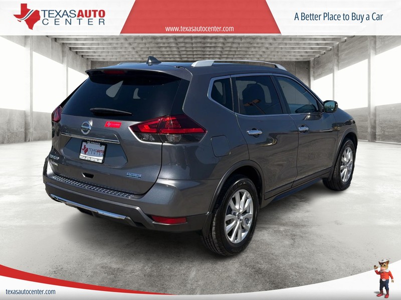 Nissan Rogue Vehicle Full-screen Gallery Image 07