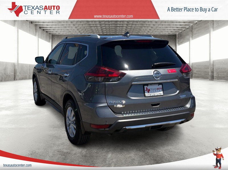 Nissan Rogue Vehicle Full-screen Gallery Image 08