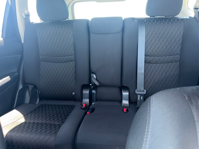 Nissan Rogue Vehicle Full-screen Gallery Image 13