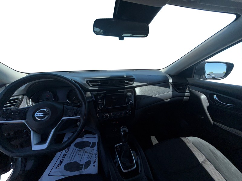 Nissan Rogue Vehicle Full-screen Gallery Image 15