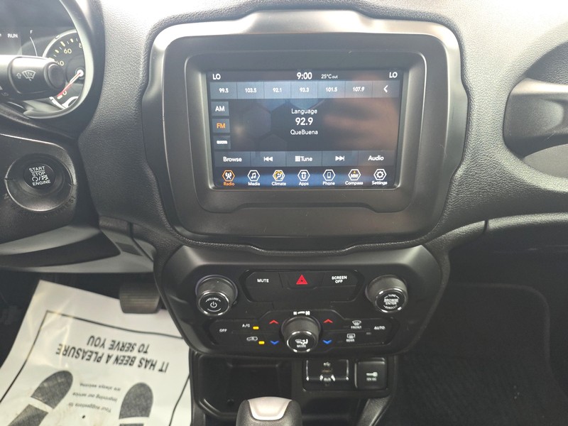 Jeep Renegade Vehicle Full-screen Gallery Image 12