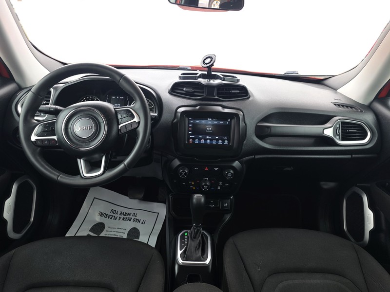 Jeep Renegade Vehicle Full-screen Gallery Image 16