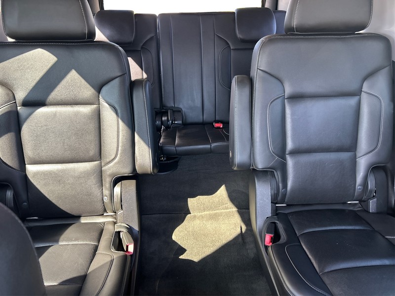 GMC Yukon Vehicle Full-screen Gallery Image 13