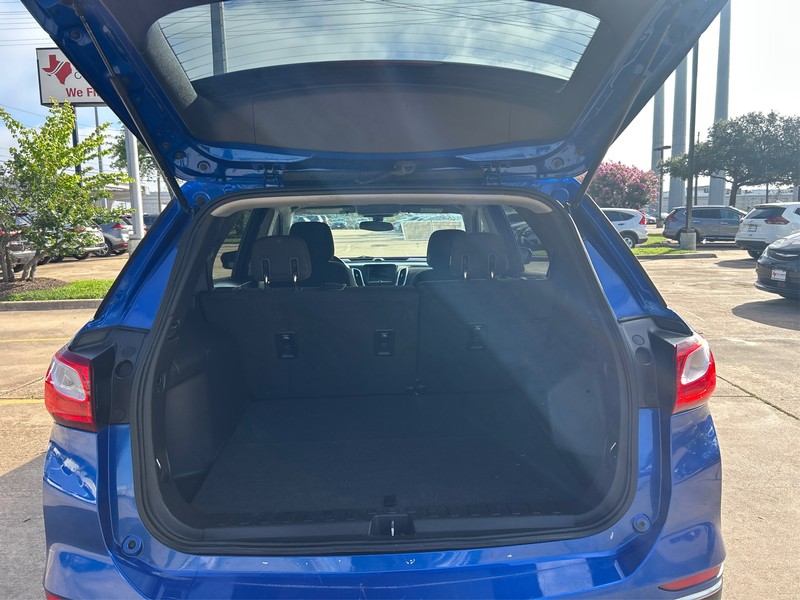 Chevrolet Equinox Vehicle Full-screen Gallery Image 11