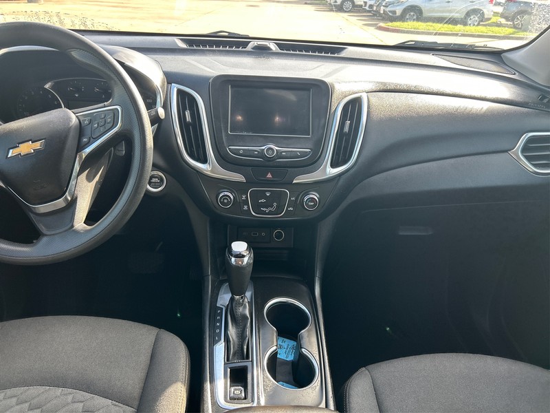 Chevrolet Equinox Vehicle Full-screen Gallery Image 12