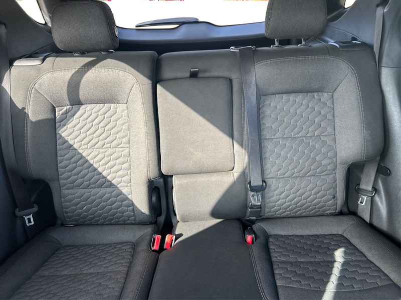 Chevrolet Equinox Vehicle Full-screen Gallery Image 13