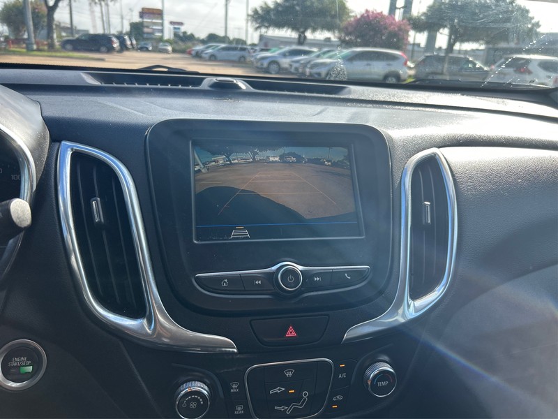 Chevrolet Equinox Vehicle Full-screen Gallery Image 17