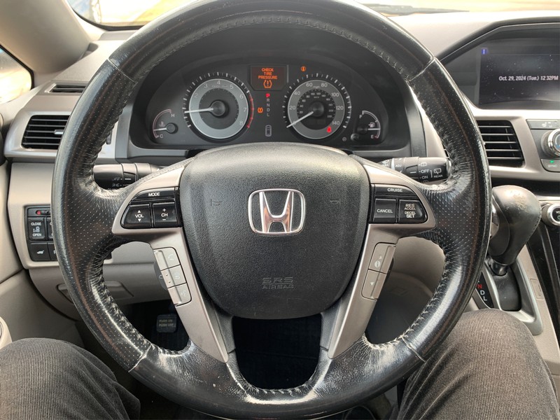 Honda Odyssey Vehicle Full-screen Gallery Image 13