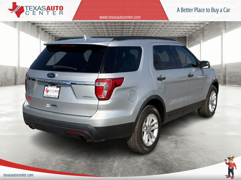 Ford Explorer Vehicle Full-screen Gallery Image 07
