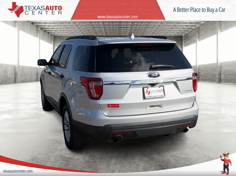 Ford Explorer Vehicle Full-screen Gallery Image 08