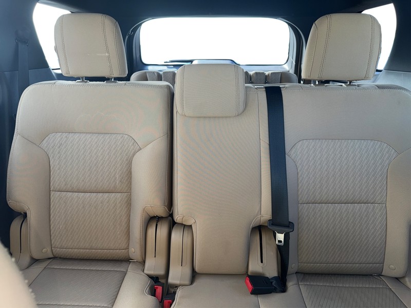 Ford Explorer Vehicle Full-screen Gallery Image 13