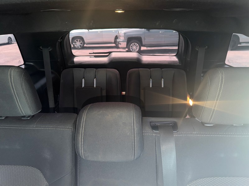 Ford Explorer Vehicle Full-screen Gallery Image 17