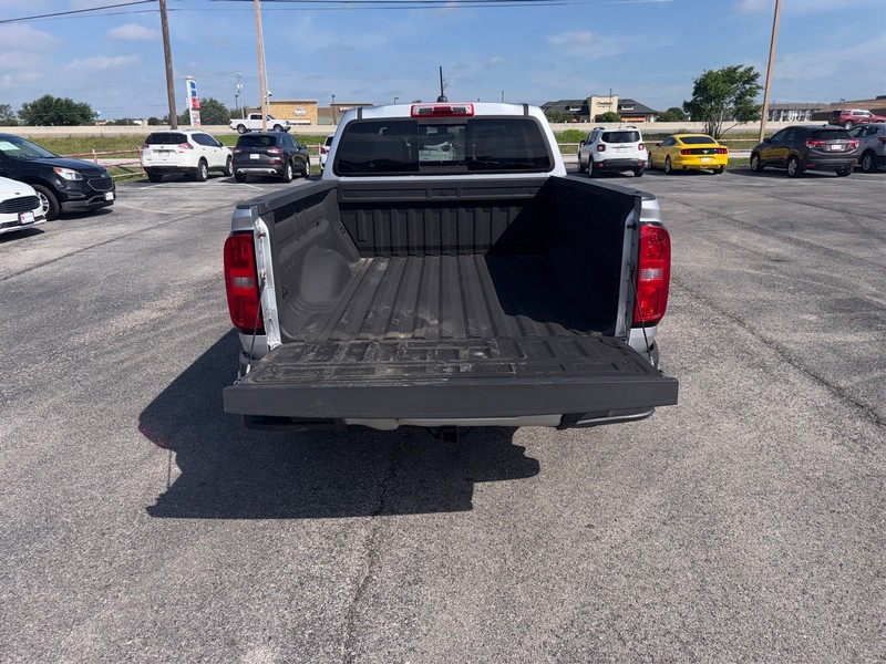 Chevrolet Colorado Vehicle Full-screen Gallery Image 11