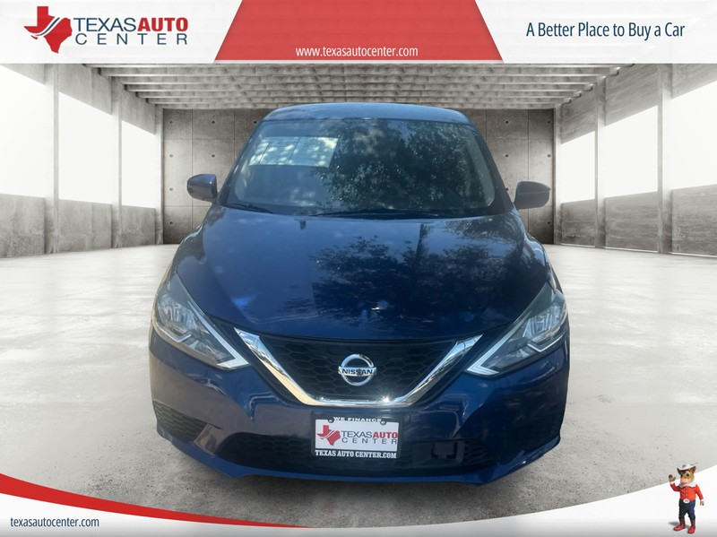 Nissan Sentra Vehicle Full-screen Gallery Image 3