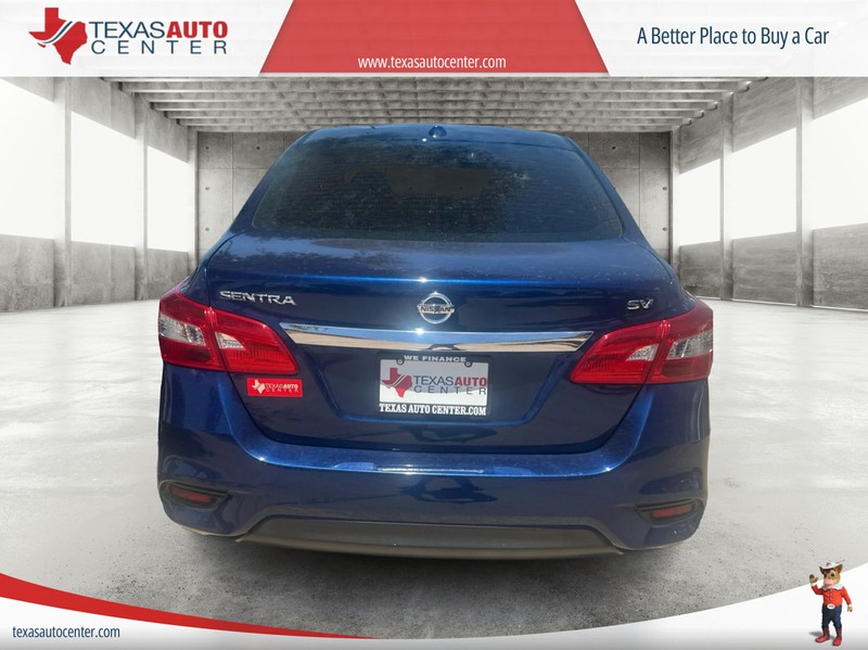 Nissan Sentra Vehicle Full-screen Gallery Image 5
