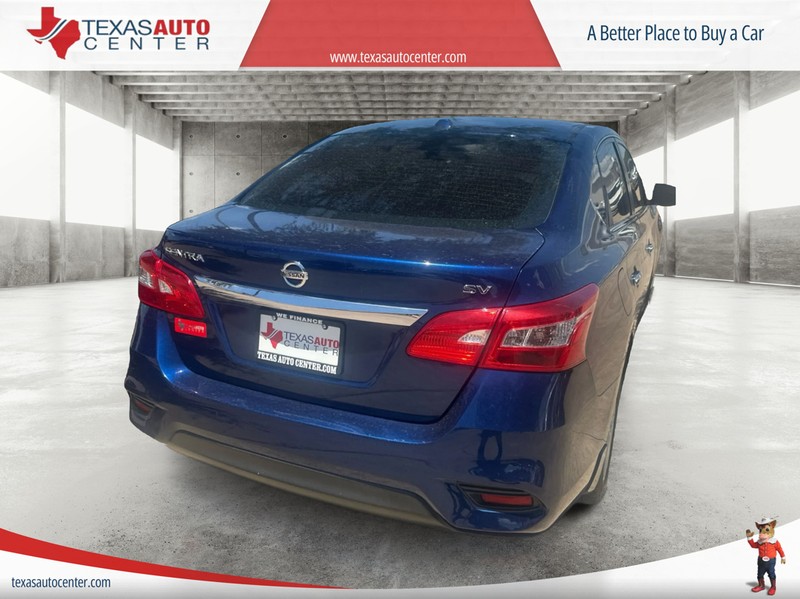 Nissan Sentra Vehicle Full-screen Gallery Image 6