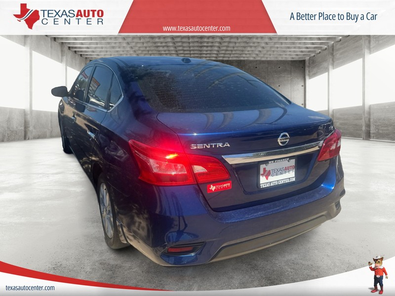 Nissan Sentra Vehicle Full-screen Gallery Image 7