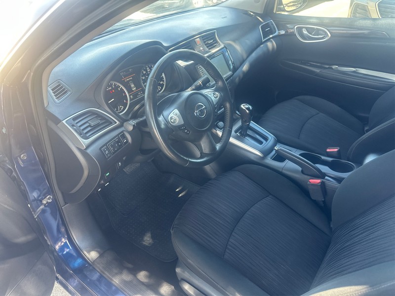 Nissan Sentra Vehicle Full-screen Gallery Image 8