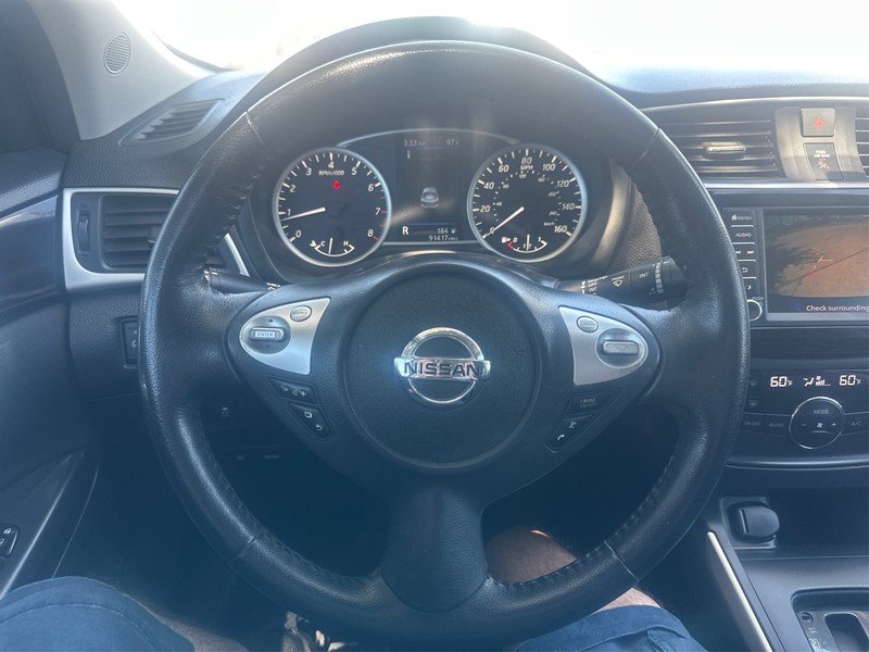 Nissan Sentra Vehicle Full-screen Gallery Image 13