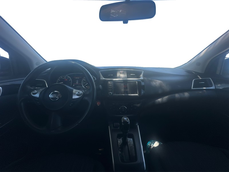 Nissan Sentra Vehicle Full-screen Gallery Image 15