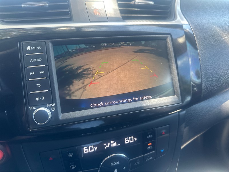 Nissan Sentra Vehicle Full-screen Gallery Image 16