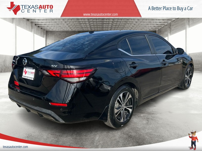 Nissan Sentra Vehicle Full-screen Gallery Image 6