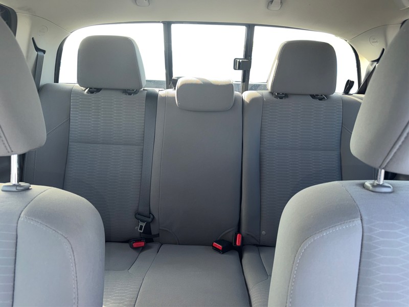 Toyota Tacoma 2WD Vehicle Full-screen Gallery Image 13