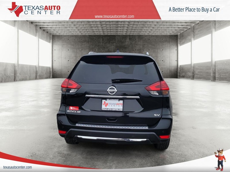 Nissan Rogue Vehicle Full-screen Gallery Image 6
