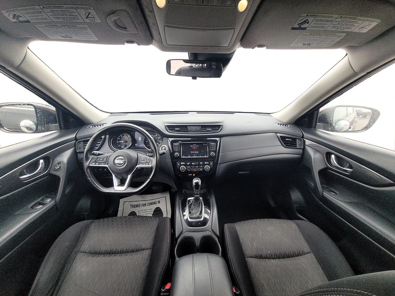 Nissan Rogue Vehicle Full-screen Gallery Image 15