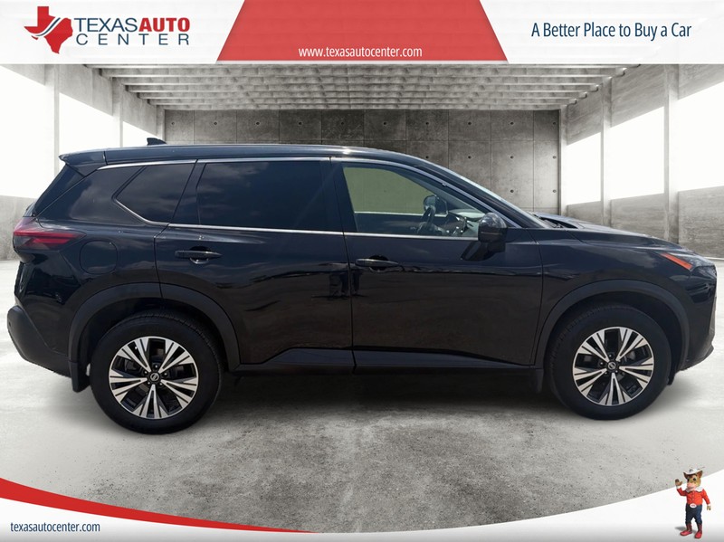 Nissan Rogue Vehicle Full-screen Gallery Image 04